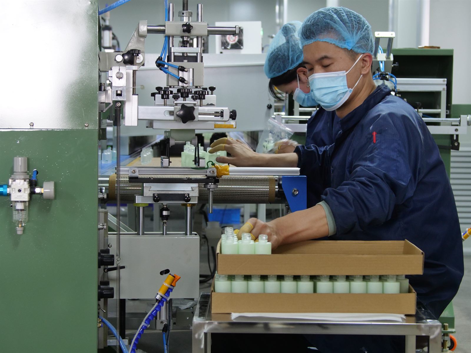 Cosmetic packaging packing line